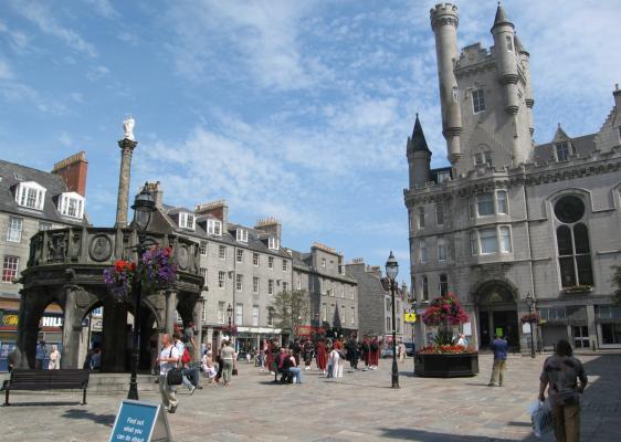Aberdeen Castle Street square